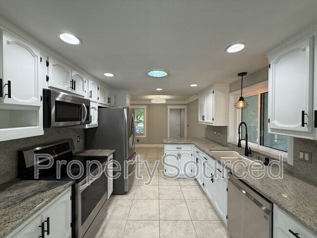 Building Photo - 1351 Aksland Dr