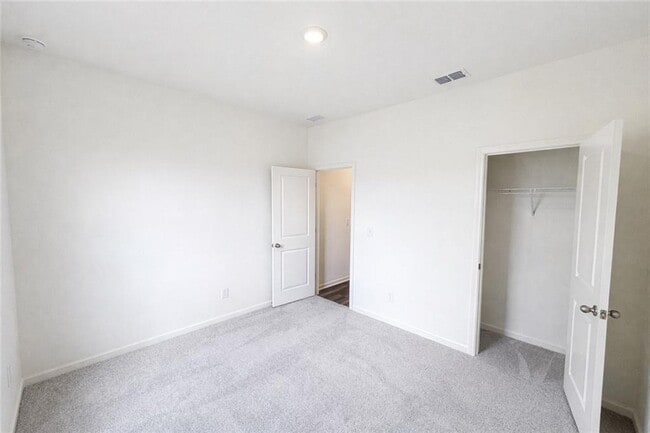 Building Photo - 44 Rowlett Pl