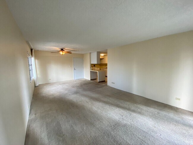 Building Photo - **KEALANI 2BD/2BA/1PK WAIKIKI CONDO FOR RENT**