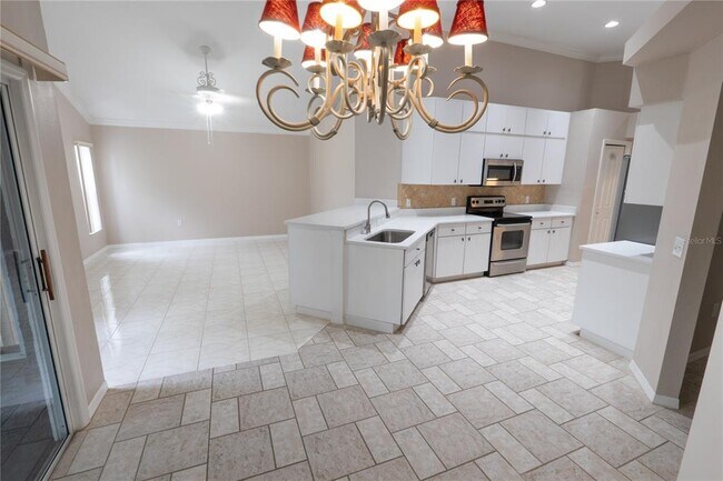 Building Photo - 16505 Lake Heather Dr