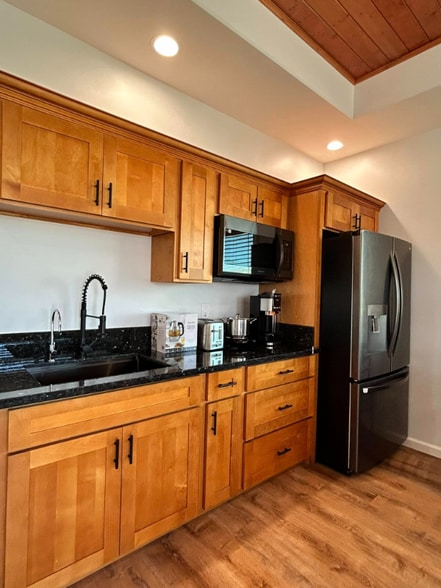 Building Photo - 15-1606-1606 2nd Ave