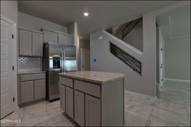 Building Photo - 600 Logwood Ave