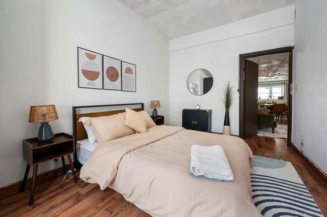 Building Photo - 247 W 29th St