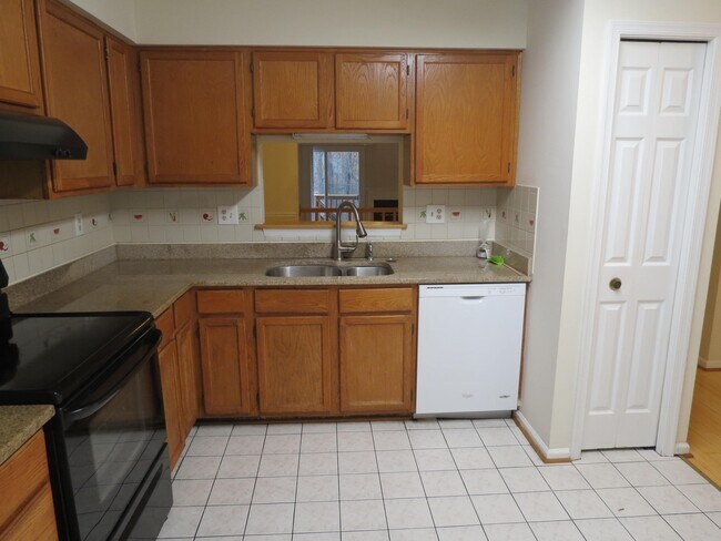 Building Photo - 13671 Cedar Creek Ln