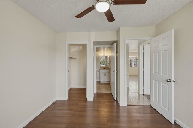 Building Photo - 45 N Phyllis