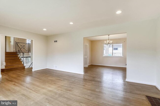 Building Photo - 4503 Traymore St