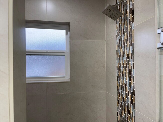 Building Photo - 121 Valladolid Ave