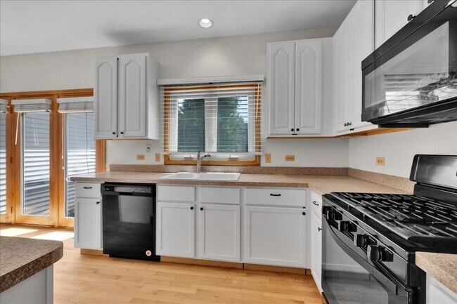 Building Photo - 24963 Heritage Oaks Dr