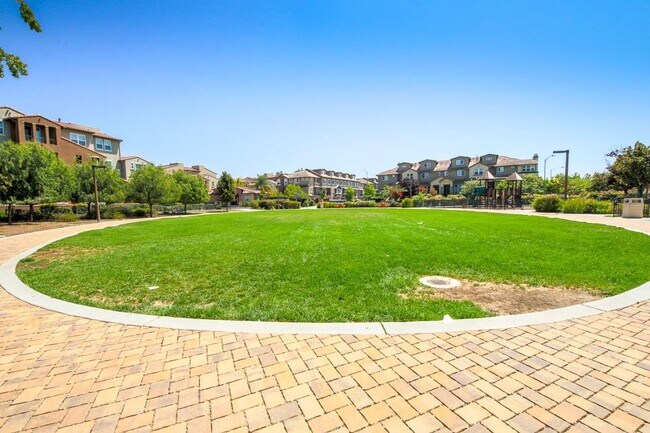 Building Photo - $4,290 / 4 BR -2170 SF - STUNNING SAN JOSE HOME IN BERRYESSA A MUST SEE!