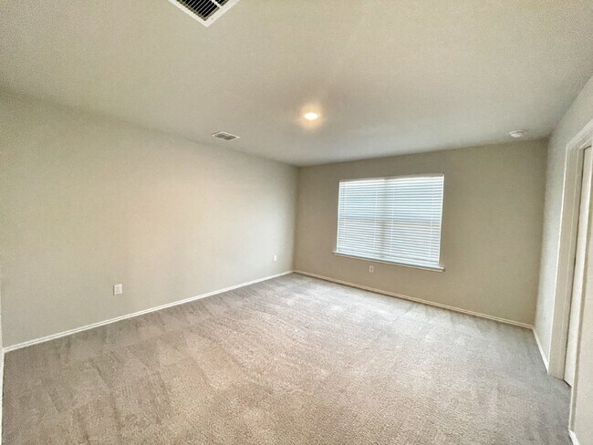Building Photo - Adorable home located in the community of ...