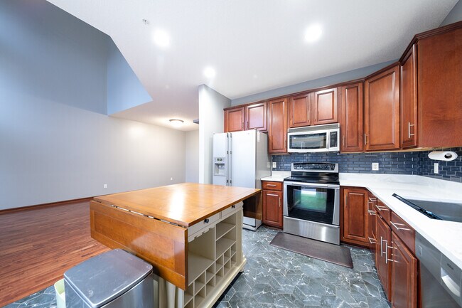 Building Photo - 5128 Yuma Ln N