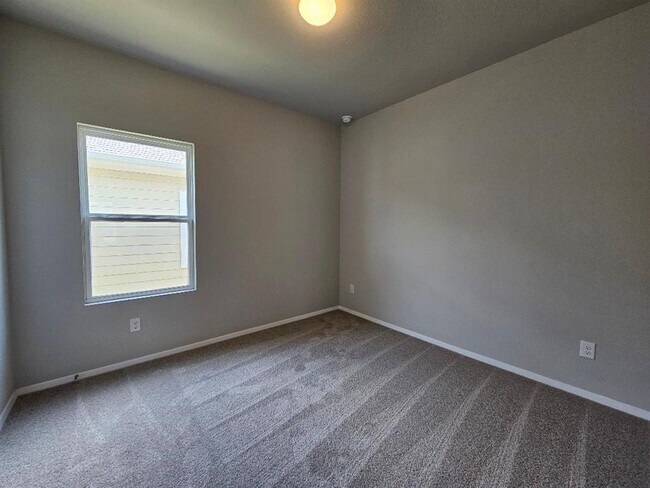Building Photo - 110 Bluestem Dr