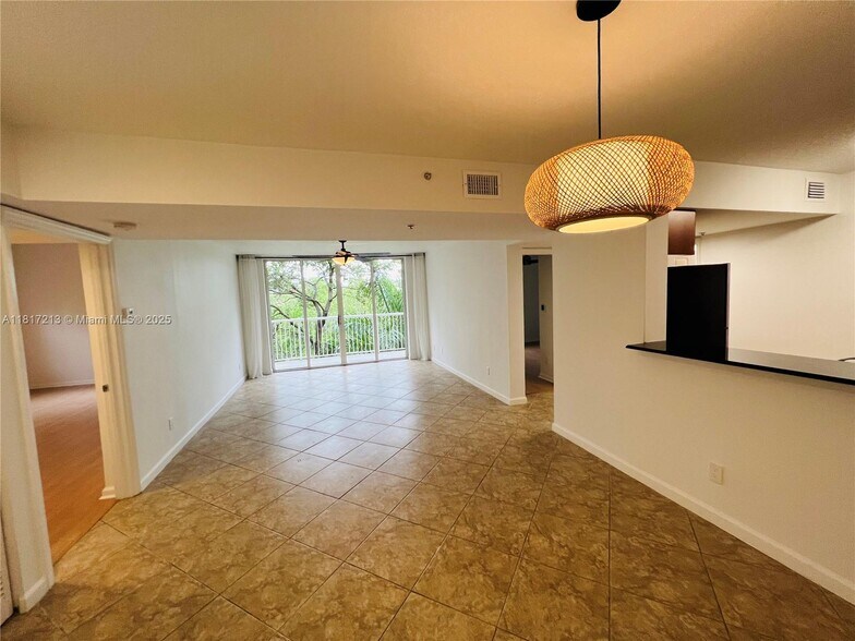 SO FLO Real Estate Group 529 E Sheridan St # 302 DANIA BEACH, FL - 529 E Sheridan St