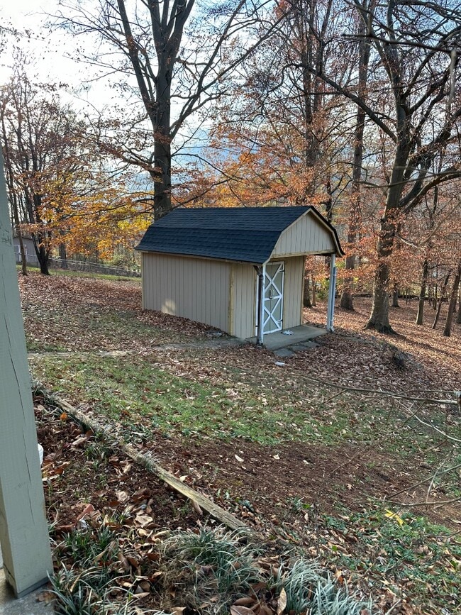 Building Photo - 3928 Inwood Dr