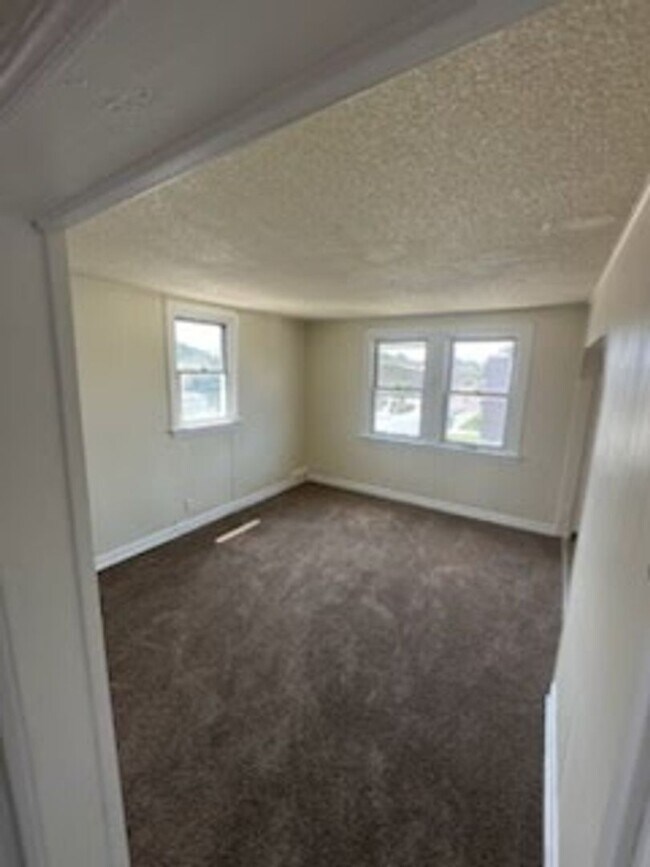 Building Photo - 4561 Loring St
