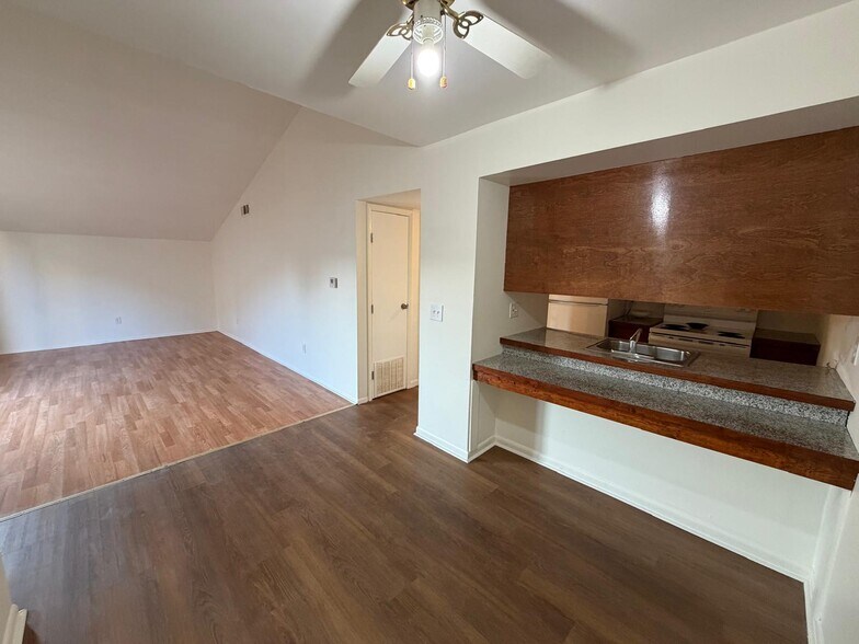 Building Photo - 4645 Merrimar Cir E