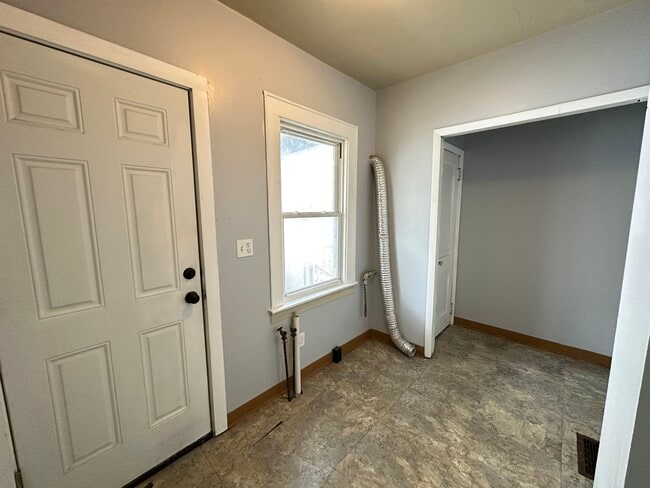 Building Photo - Chemung St 416