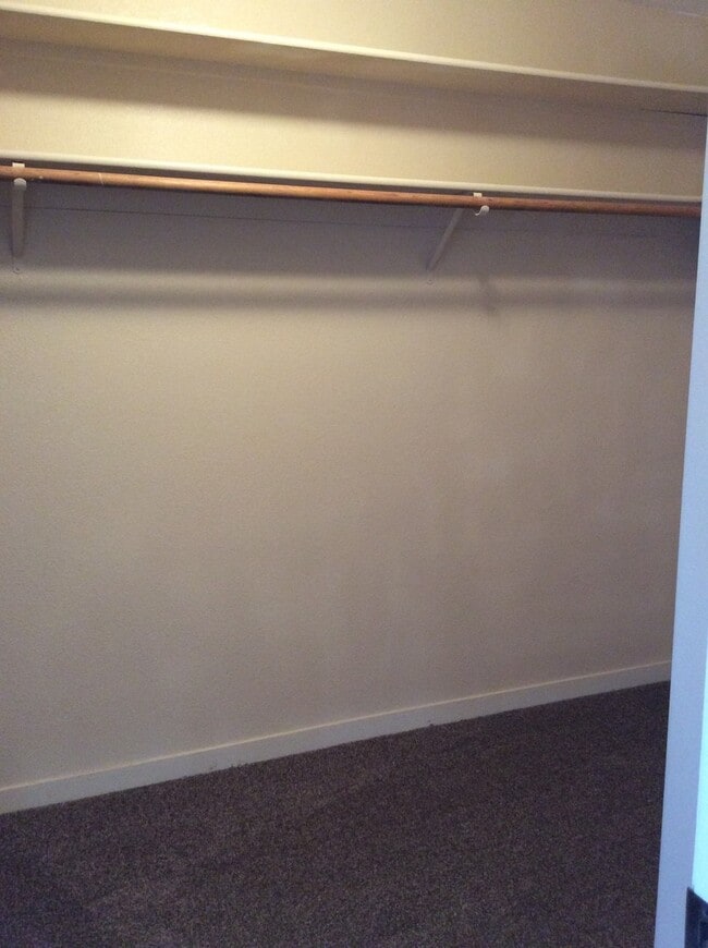 Building Photo - Welcome to your newly remodeled townhome!