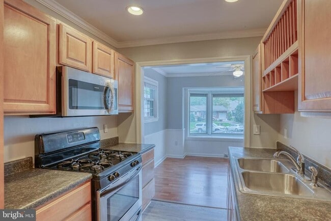 Building Photo - 124 Hilldale Ct