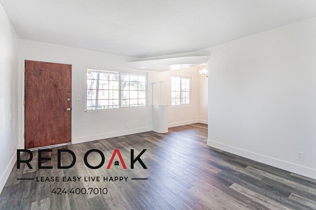 Building Photo - 901 Centinela Ave