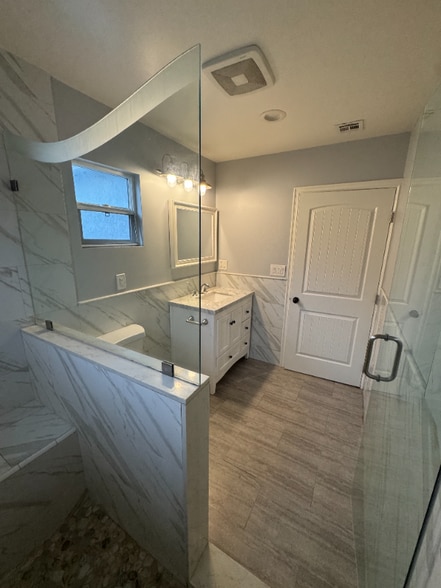 Building Photo - 1532 W 221st St