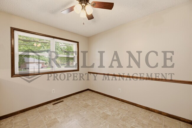 Building Photo - 428 Peach Tree Ln