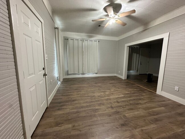 Building Photo - Welcome to your dream home in Russellville, AR!