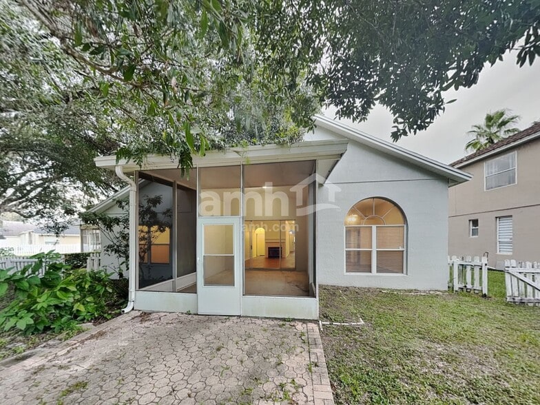 Building Photo - 12636 Enclave Dr