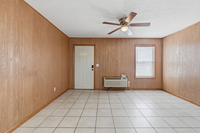 Building Photo - 111 Commercial