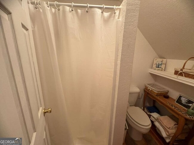 Building Photo - 664 Fox Run Dr