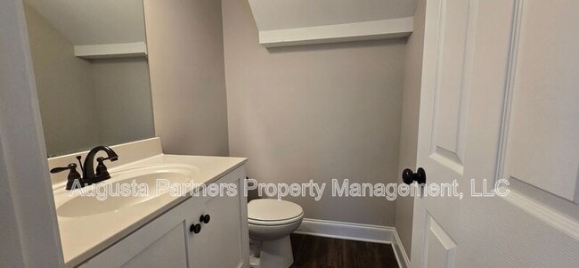 Building Photo - 1706 Verdery St