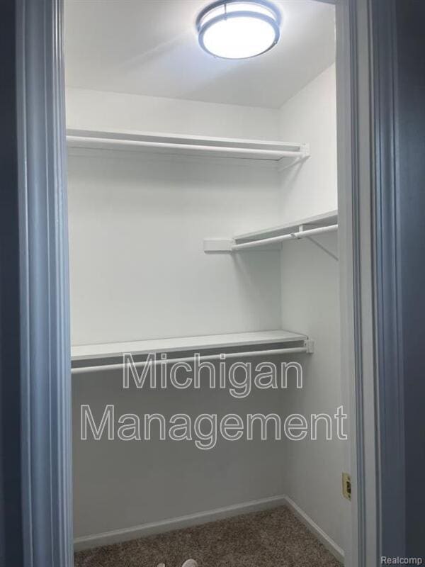 Building Photo - 2721 E Maple Rd