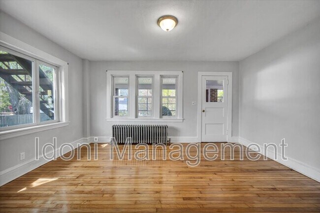 Building Photo - 14 Ridgefield St