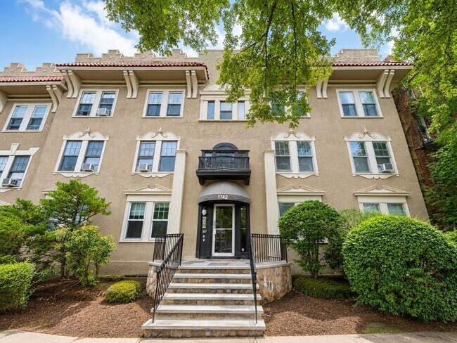 Building Photo - 1742 Commonwealth Ave