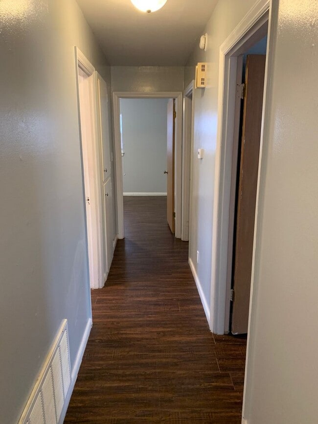 Building Photo - 3/2/2