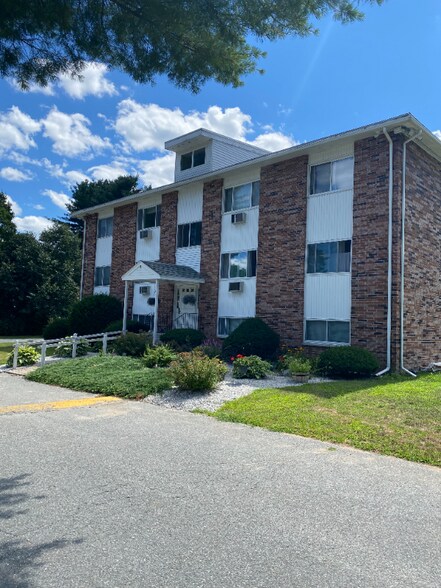 Primary Photo - 5 Turnpike Rd