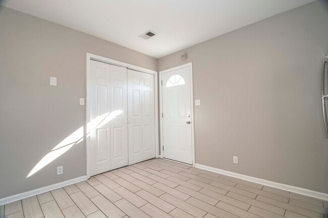 Building Photo - 1125 Keith Ave