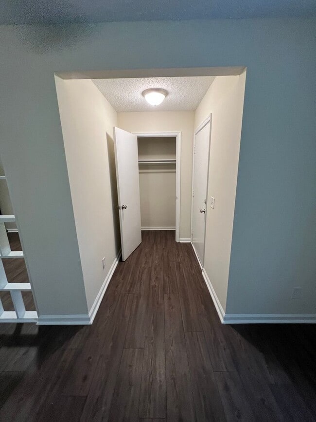 Building Photo - Newly renovated Quadplex with close proximity to Harbison Blvd - 3641 Apt C