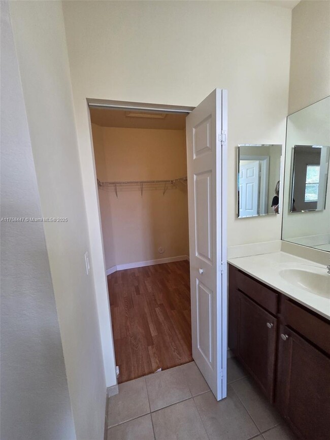 Building Photo - 3456 W 90th St