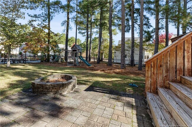 Building Photo - 136 Cottswold Ln