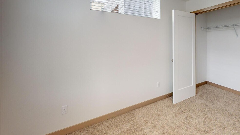 Building Photo - 3308 Claremont Ave S