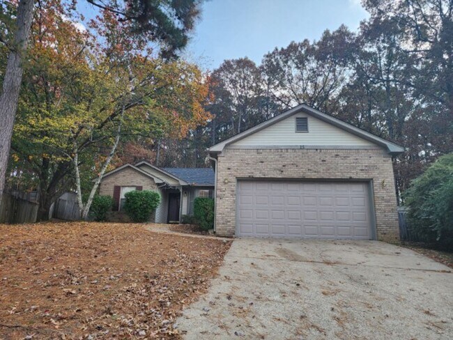 Building Photo - 15 Honey Locust Ct