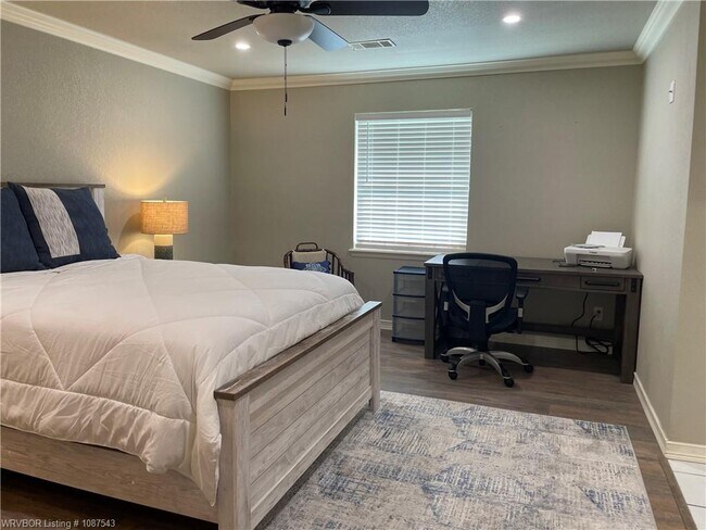 Building Photo - 8908 Stoney Hedge Dr