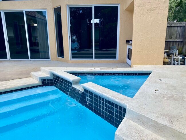 Building Photo - 400 Corsair Dr