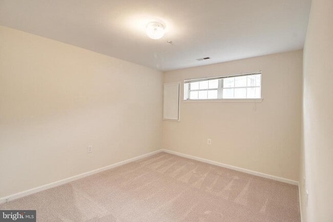 Building Photo - 925 Jubal Way