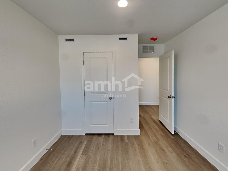 Building Photo - 10549 Lagaspi Dr