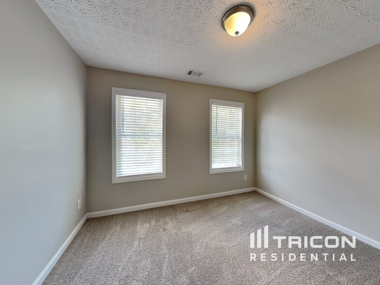 Building Photo - 3792 Fryeburg Pl