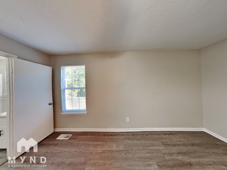 Building Photo - 5645 Cheryl Dr