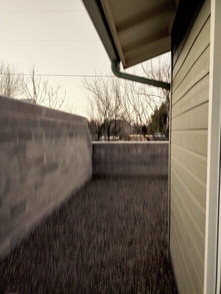 Building Photo - 90 E Cliff House Dr