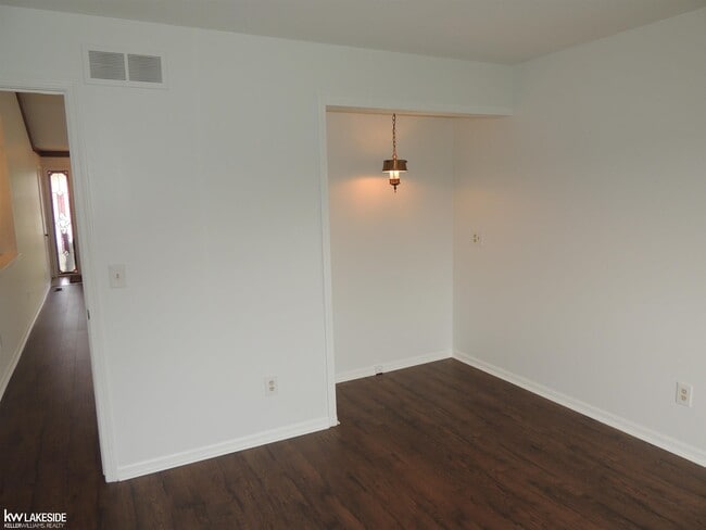 Building Photo - 1600 Stonecrest Dr